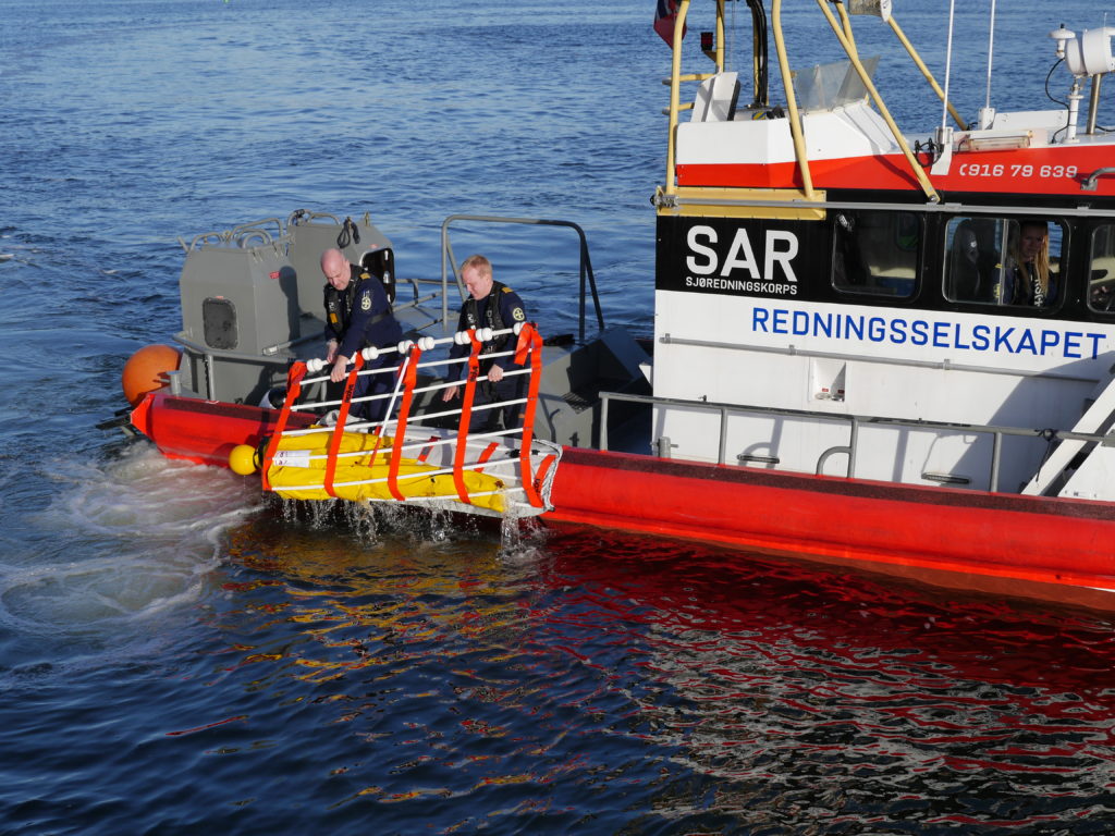 Rescue net with rescue dummy being used in training
